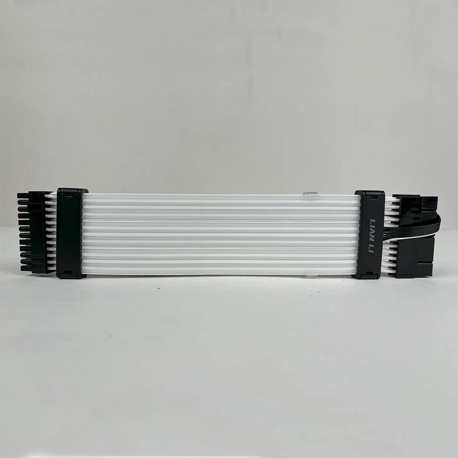 کابل اسلیو لیان لی STRIMER PLUS V2 24-PIN ARGB (جعبه باز)