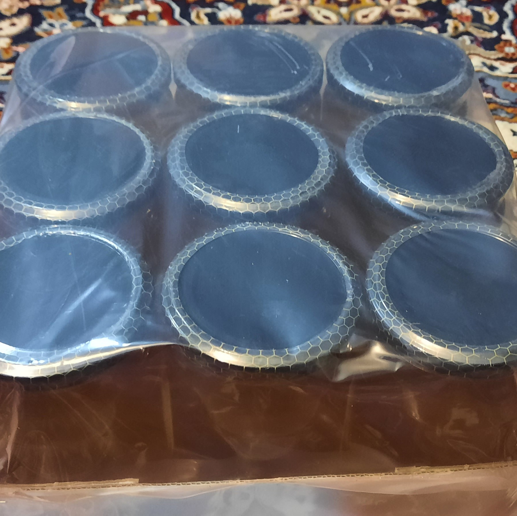 عسل گل یونجه صد در صد طبیعی امسالهبسته 9 عددی هر عسل خالصا 900گرم به جز شیشه