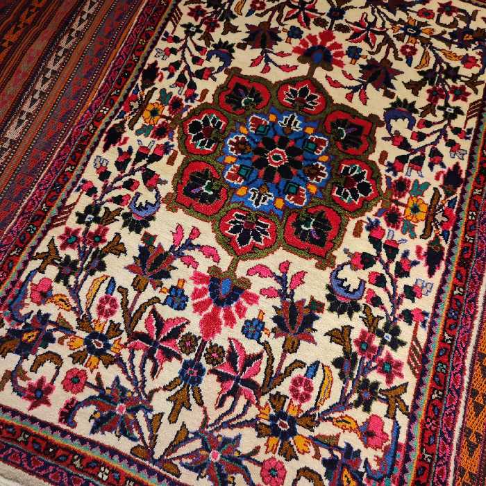 فرش دستبافت یک متری طرح گل کد SH 75 یک جفت