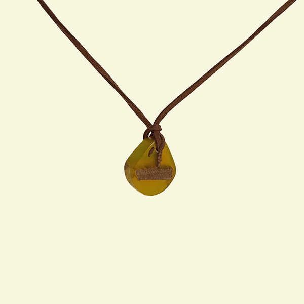 گردنبند مدل چوب و رزین C1