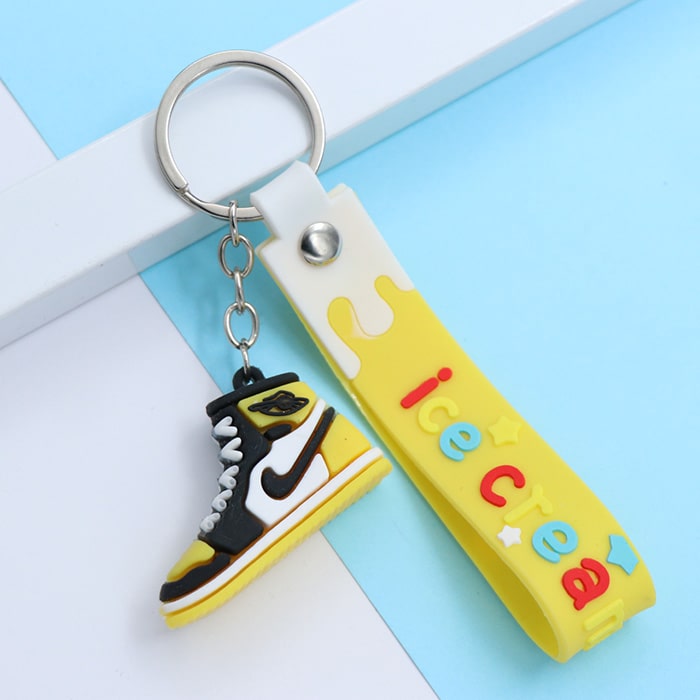 جاکلیدی آویز کیف سیلیکونی نیم بوت نایک زرد 32774