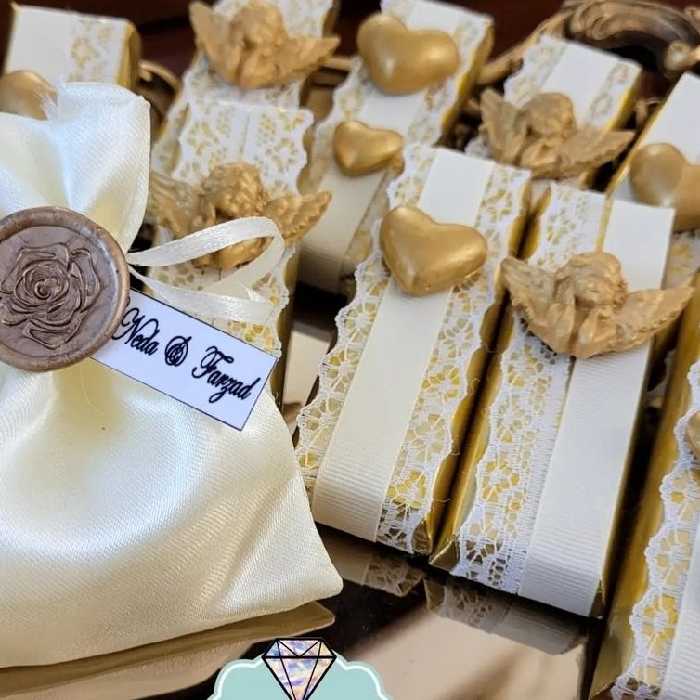 گیفت شکلات لوکس(10عددی)