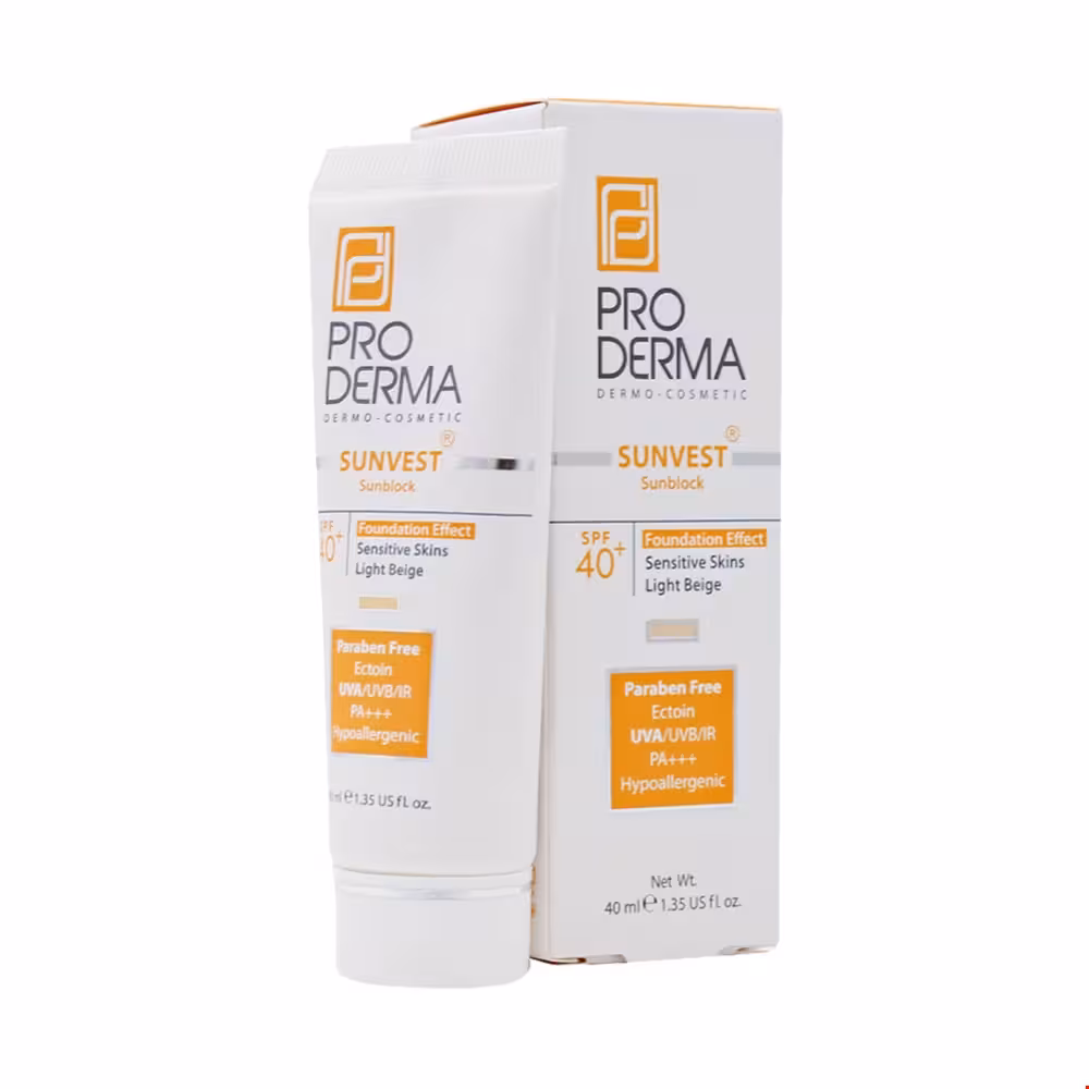 کرم ضد آفتاب SPF50 فاقد چربی مناسب برای پوست های چرب و جوشدار با اثر پوشانندگی بژ روشن پرودرما 40 میلی لیتری