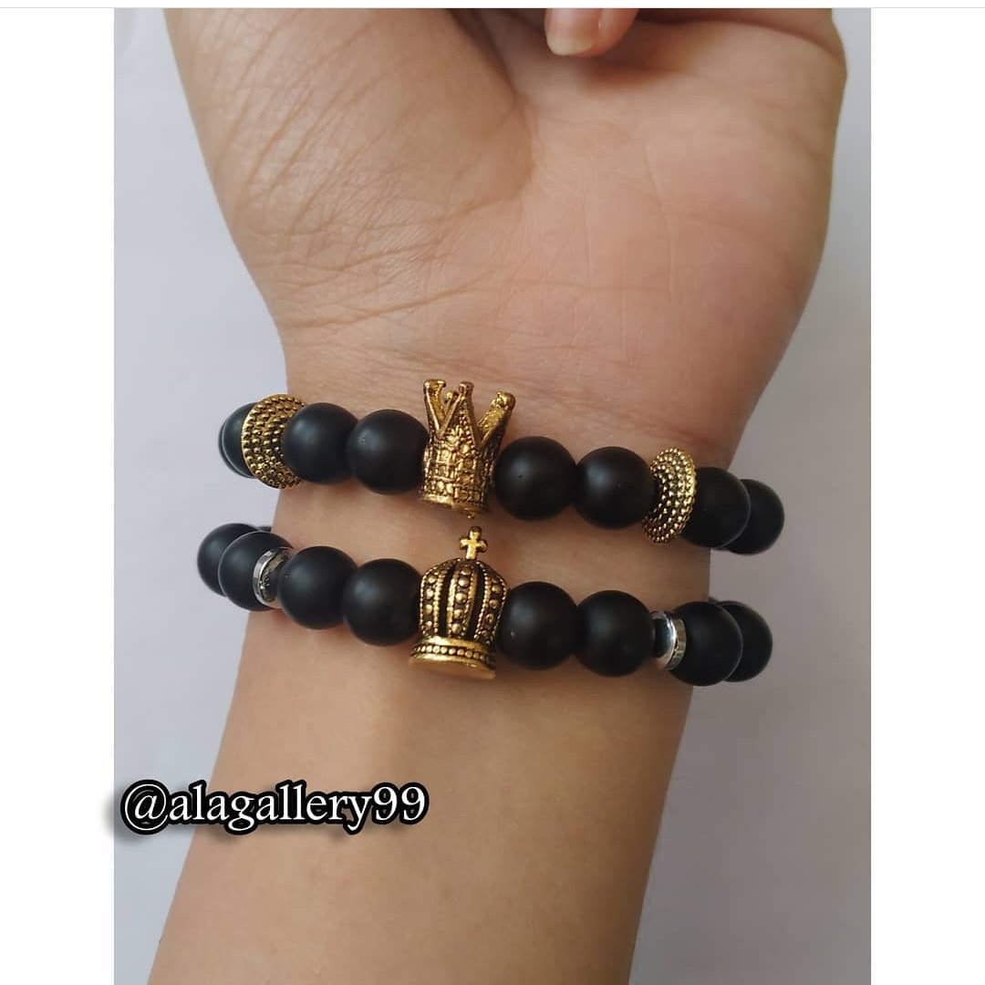 دستبند اونیکس
مشکی مات
بسیار سبک
و خوش دست
با گره کشویی
قابل تنظیم