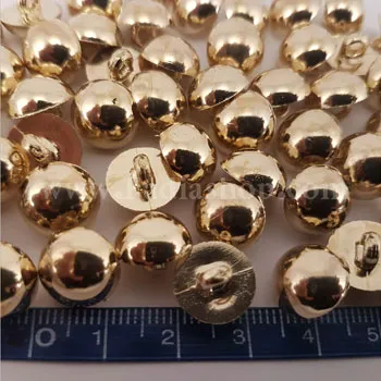 دکمه فندقی طلایی سایز 1