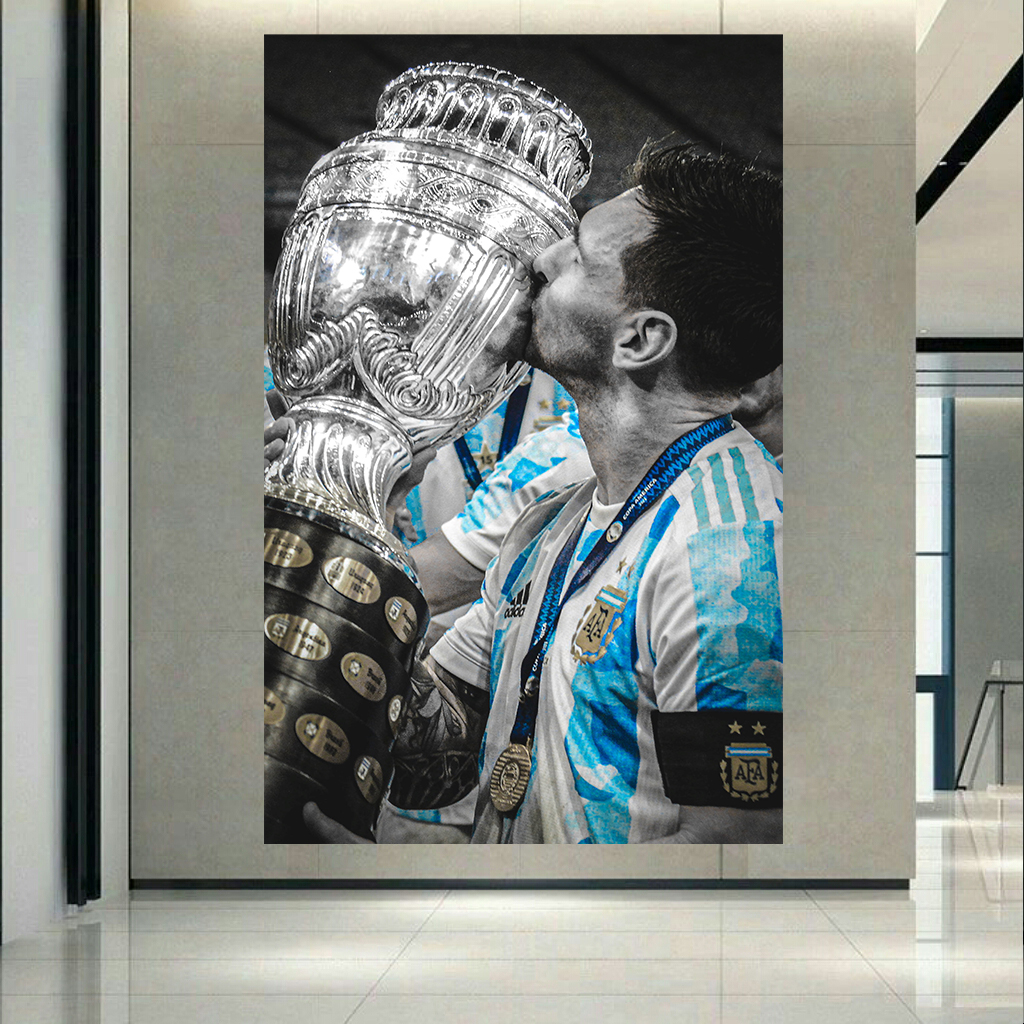تابلو بوم طرح قهرمانی تیم ملی آرژانتین مدل بوسه مسی بر جام کد AR2971
