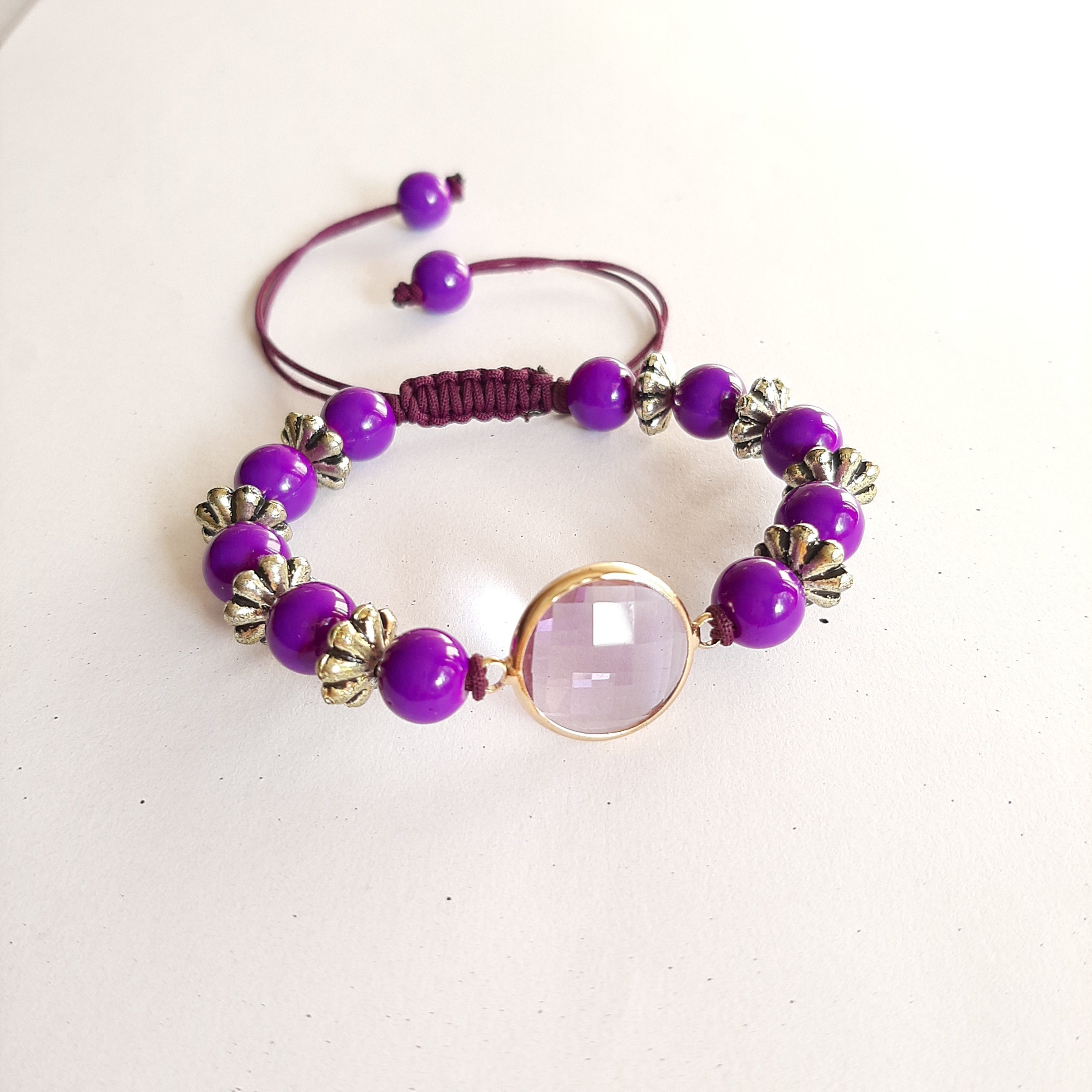 دستبند بنفش با نگین قابدار