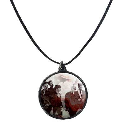 گردنبند پرمانه طرح گروه موسیقی بیگ بنگ BIG BANG کد pmb.15262 مدل دو طرفه