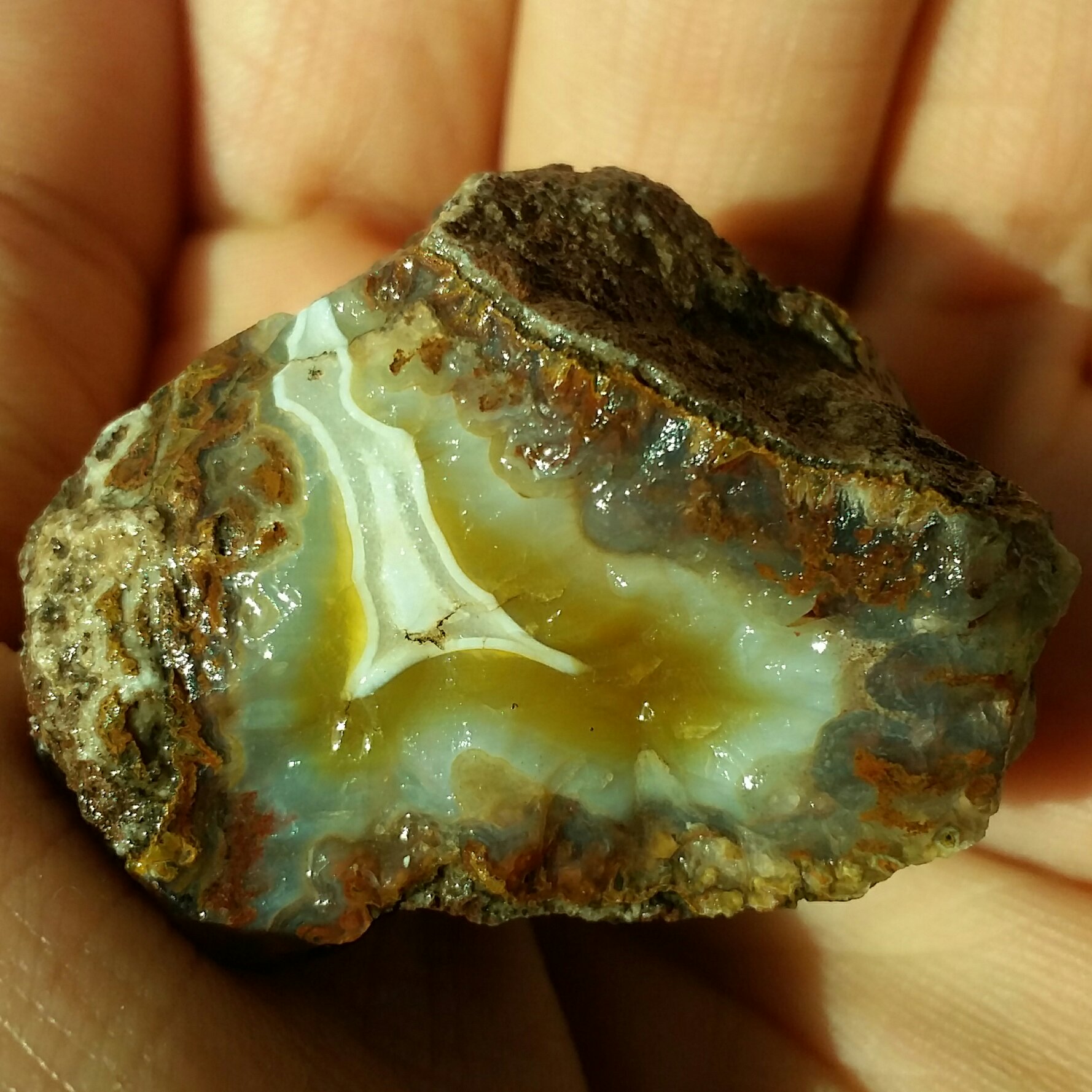 سنگ راف عقیق سلیمانی رنگی محشر بی نظییر خاص 100درصد طبیعی