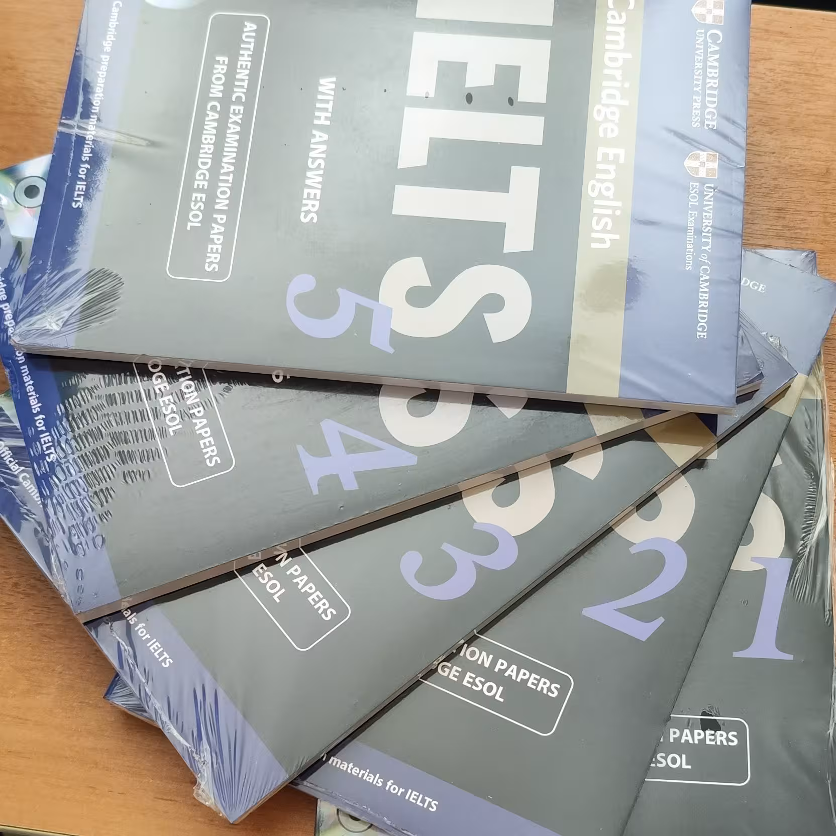سری 1-5 کتابهای ایلتس کمبریج IELTS Cambridge