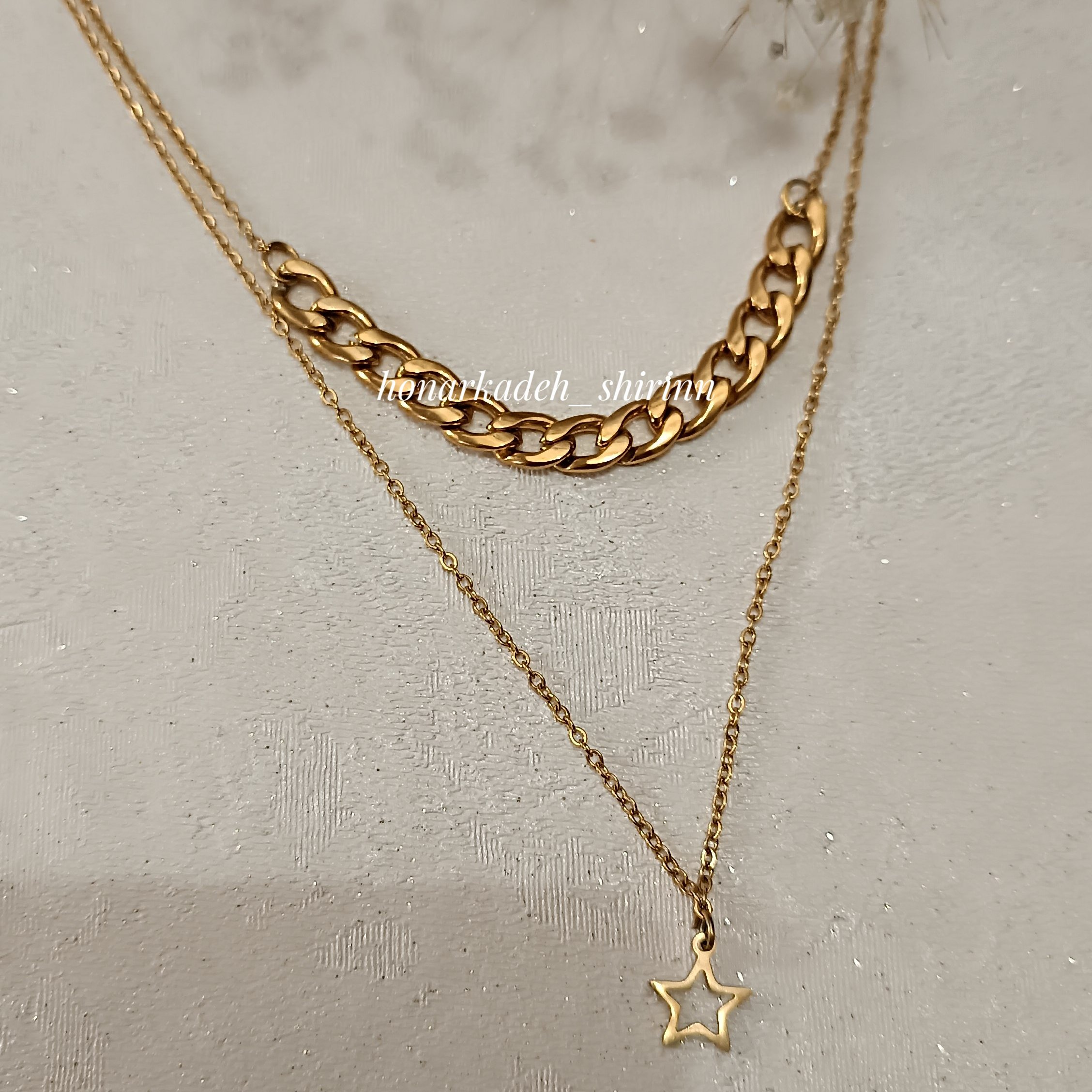 گردنبند دو ردیفه کارتیر با آویز ستاره