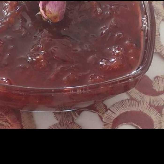 مربای گل محمدی تازه وآماده ارسال رایگان 1000گرم محصول بهشت ایران زمین