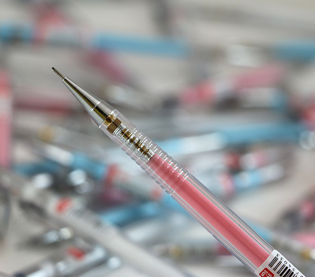 مداد نوکی پنتر 0.5 طرح گلس