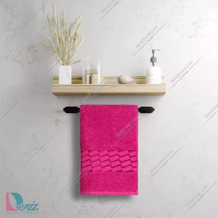 حوله دستی بزرگ طرح آرام رنگ سرخابی