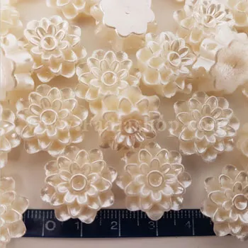 گل کریستال کرم