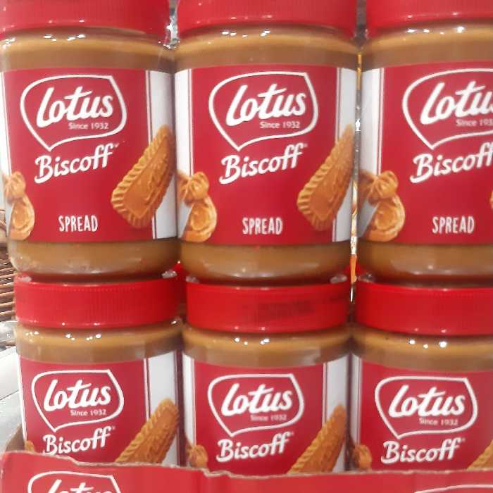 کرم بیسکوییت لوتوس