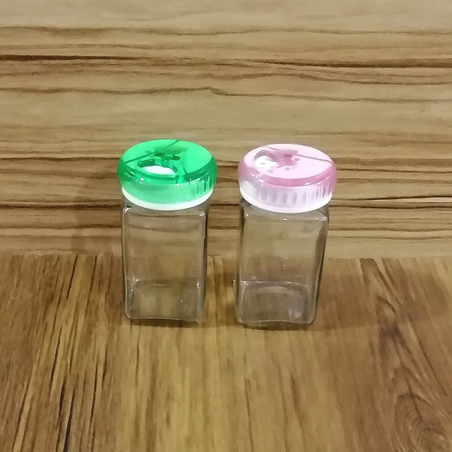 سماق پاش و ادویه پاش تک عددی درب رنگی شیشه ای