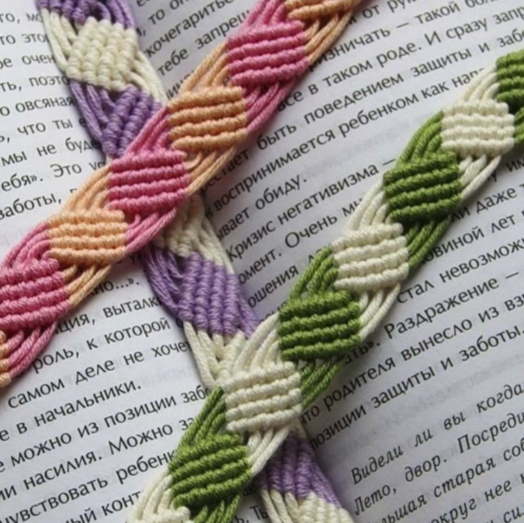 دستبند دوستی طرح مربع با ترکیب رنگ کد 143