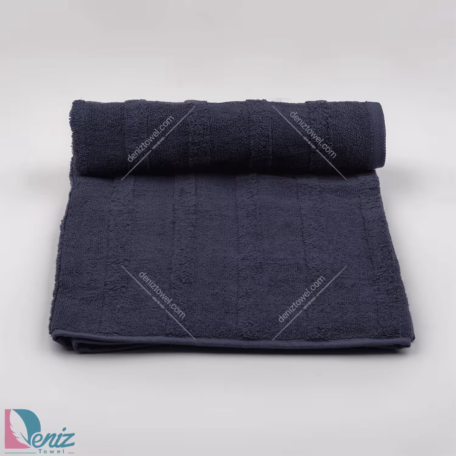 حوله استخری طرح سالوینو رنگ بادمجونی