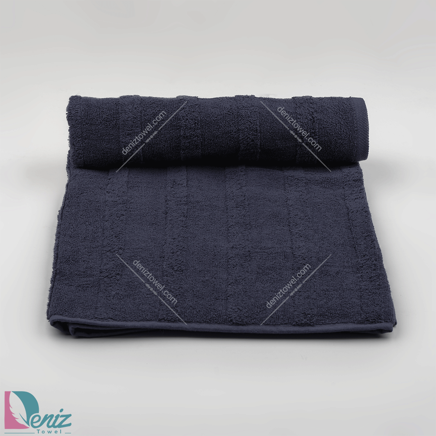 حوله استخری طرح سالوینو رنگ بادمجونی