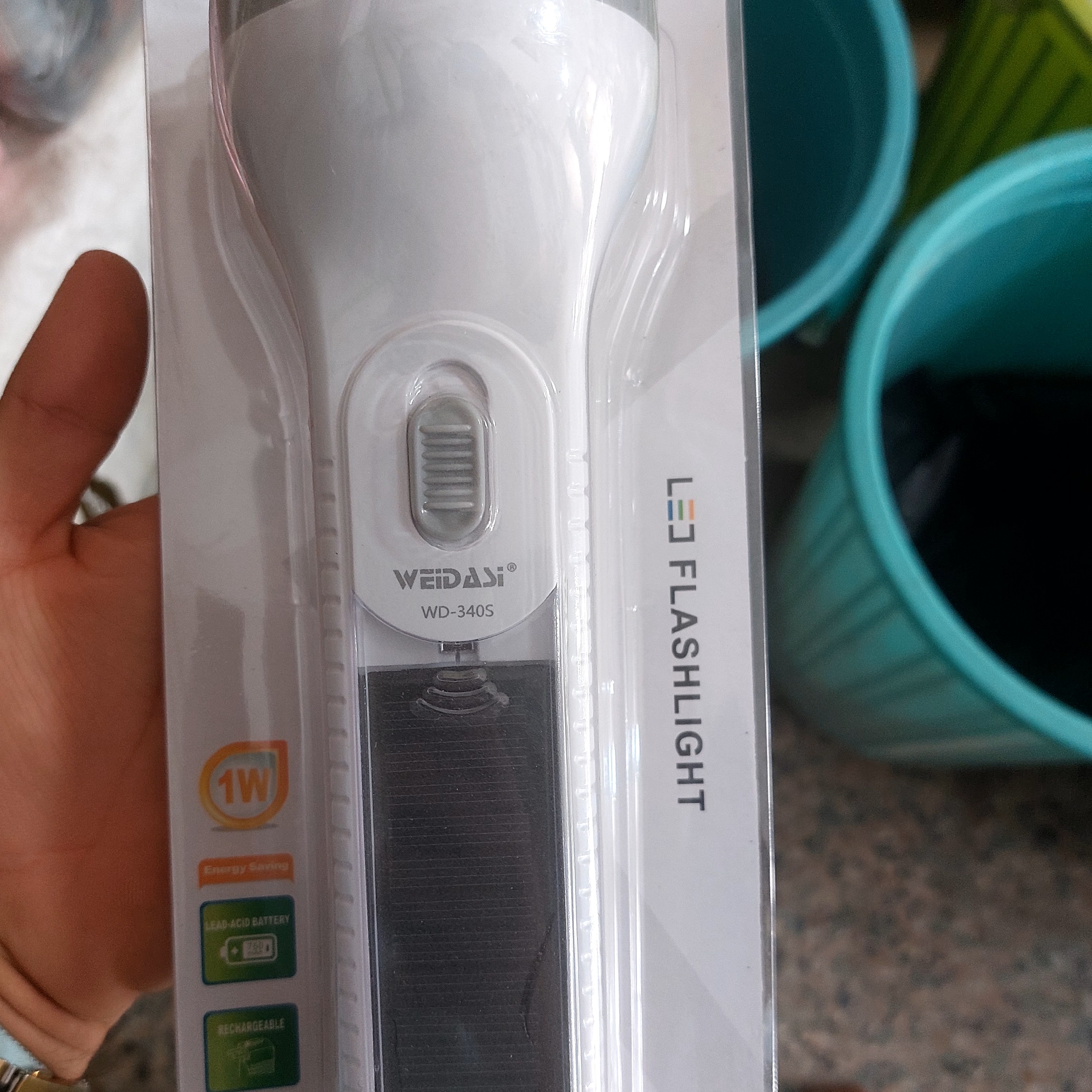 چراغ شارژ دستی خورشیدی 