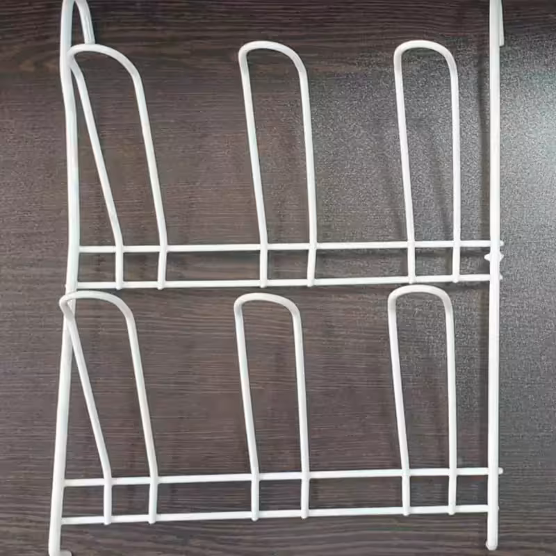 آویز لیوان کابینتی فلزی  6 تایی مناسب برای آویزان کردن از کابینت و جا ظرفی و ...  قابل استفاده در همه  جا هم منازل و هم