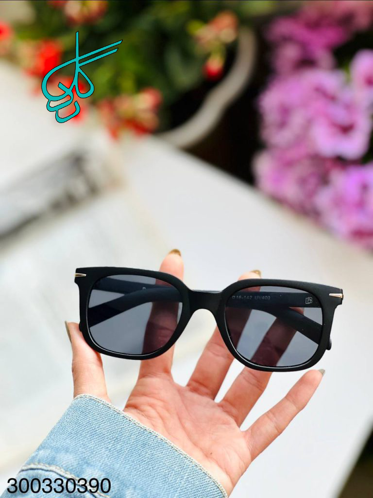 خرید عینک اسپرت مشکی برند دیوید بکهام با کیفیت دارای استاندارد UV400 و فرم کائوچو به همراه کاور و دستمال کد 2415122 - ردگل