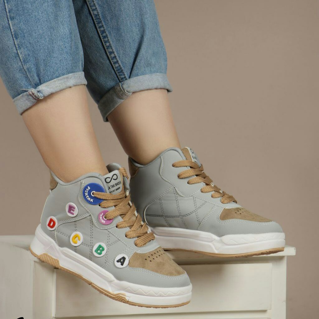 کتونی اسپرت ساقدار جدید
زیره پیو
رویه ترکیبی چرم و سوییت
سبک و راحت
سایز 37 تا 40
