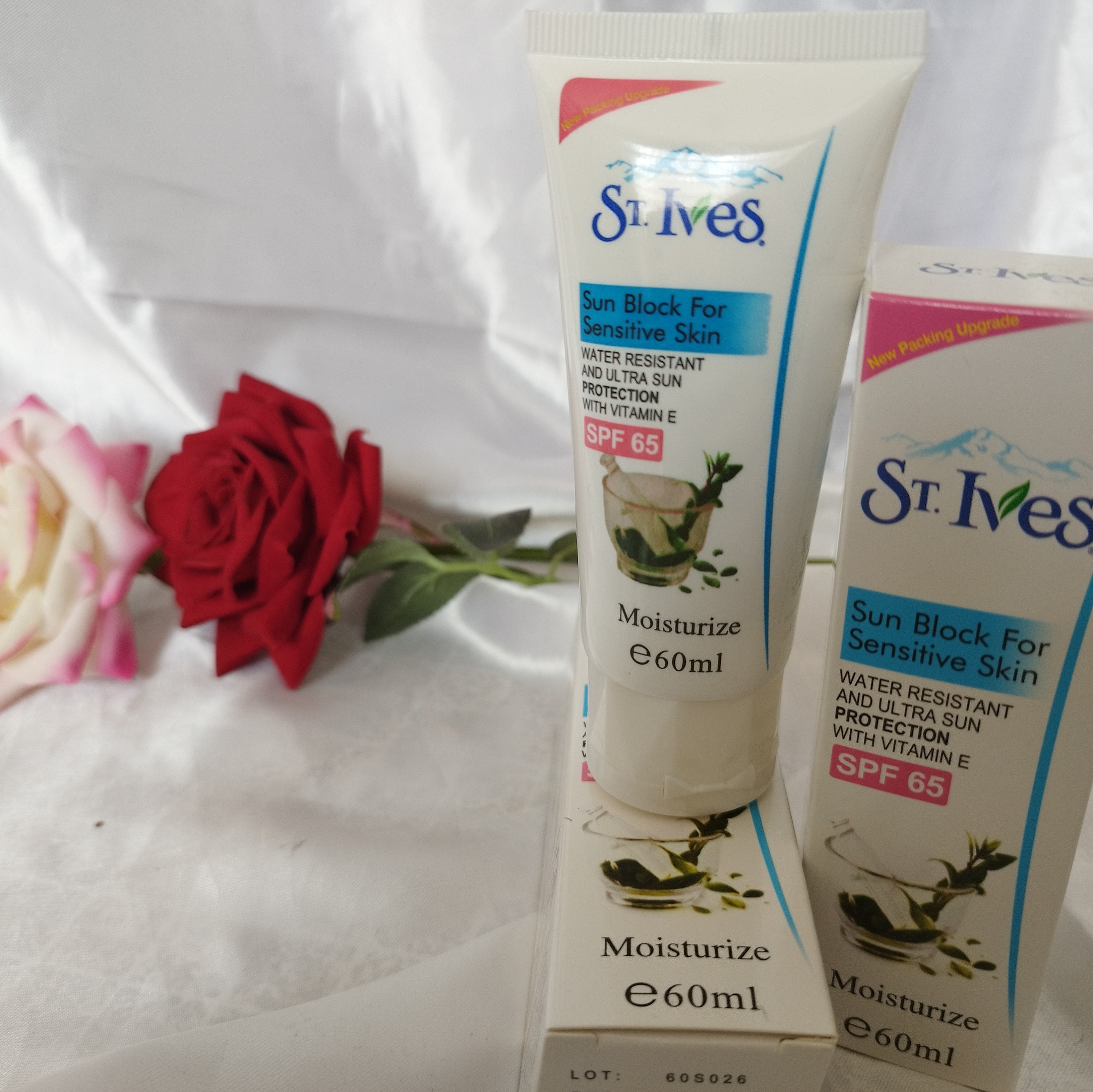 کرم ضد آفتاب بی رنگ آمریکایی