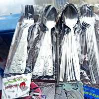 قاشق و چنگال ضخیم 240گرم قاشق چنگال باهم دستی 50هر شش عدد سفارش بالای 10دست قاشق با 10دست چنگال کرایه زمان تحویل بامشتری