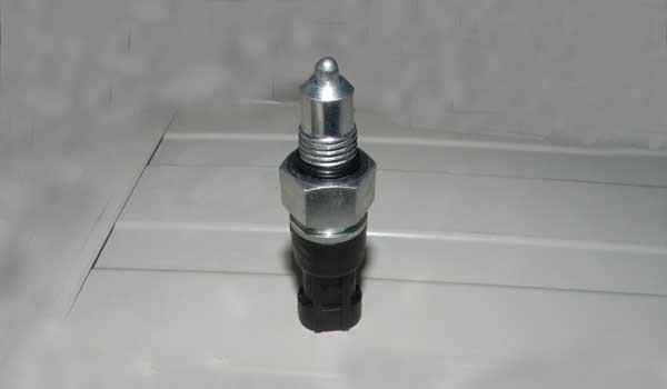 فشنگی چراغ دنده عقب ام وی ام 110 و 110S چین یدک مرکزی - خرید لوازم یدکی خودروهای چینی - لوازم یدکی خودروهای کره ای - لوازم یدکی خودروهای ژاپنی - کف قیمت بازار - ارسال سریع به سراسر ایران