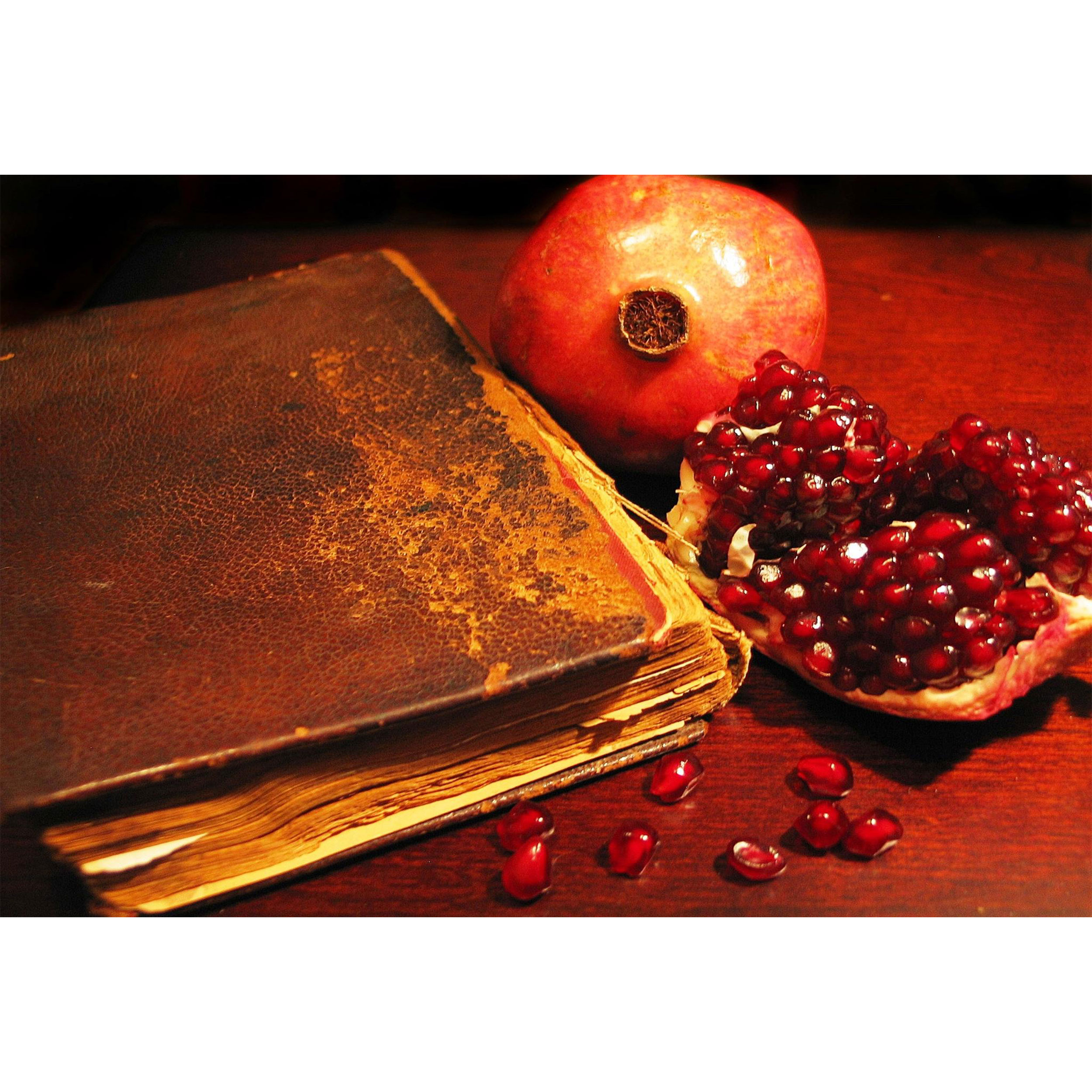 تابلو شاسی مدل شب یلدا و انار و کتاب T7305