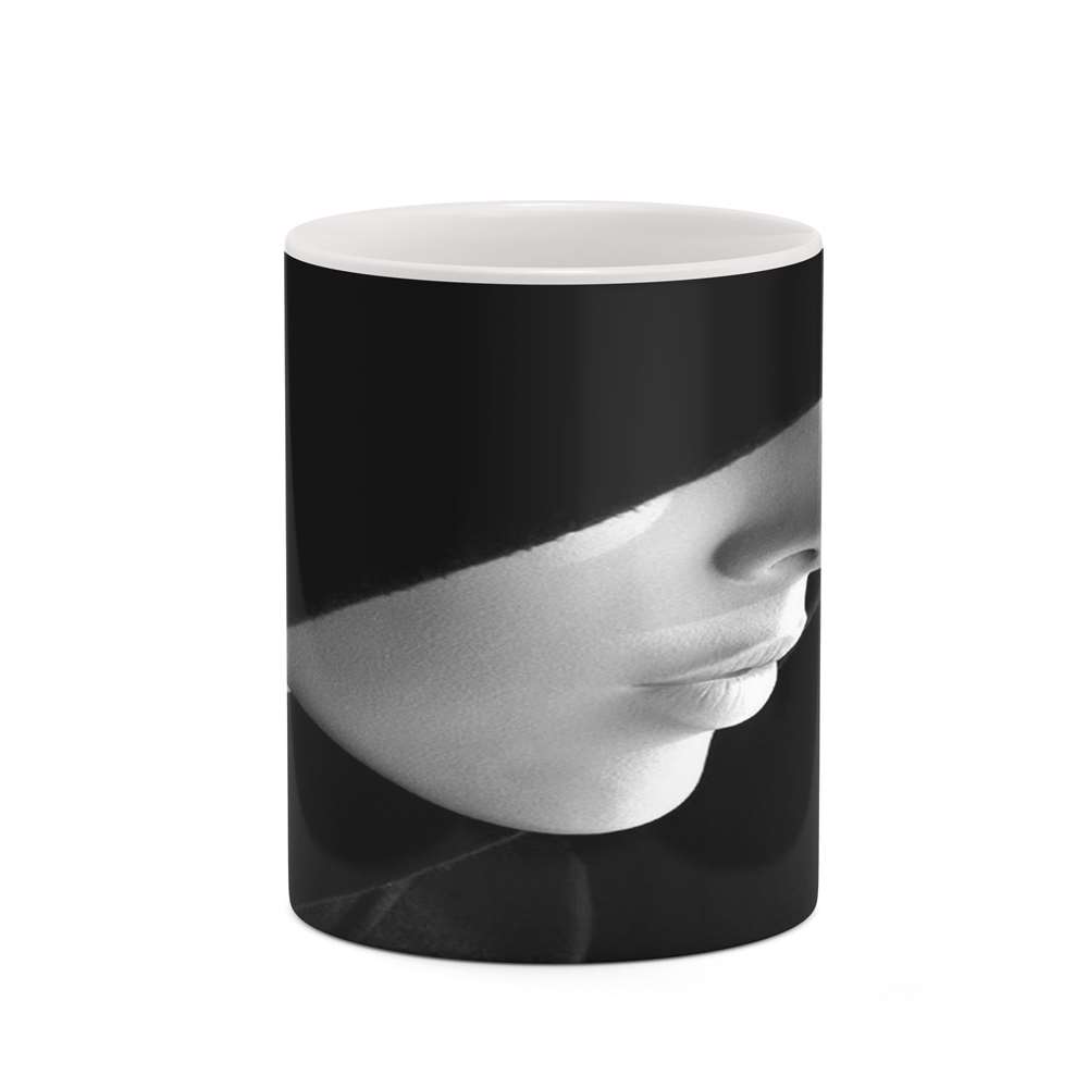 ماگ کاکتی طرح زمینه مشکی فانتزی مدل mgh19061