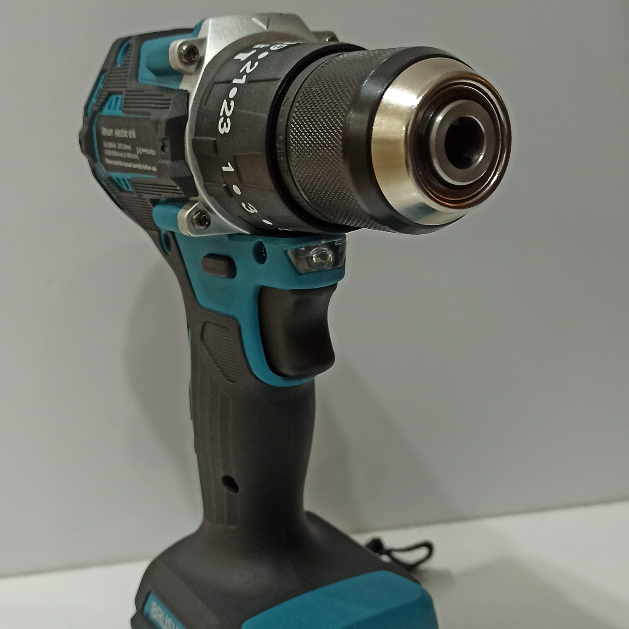 پیچ گوشتی شارژی براشلس ماکیتا 36ولت