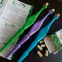 چوب مسواک اراک خشاب ده تایی به همراه یک دسته مسواک پرسیکا مقاوم 