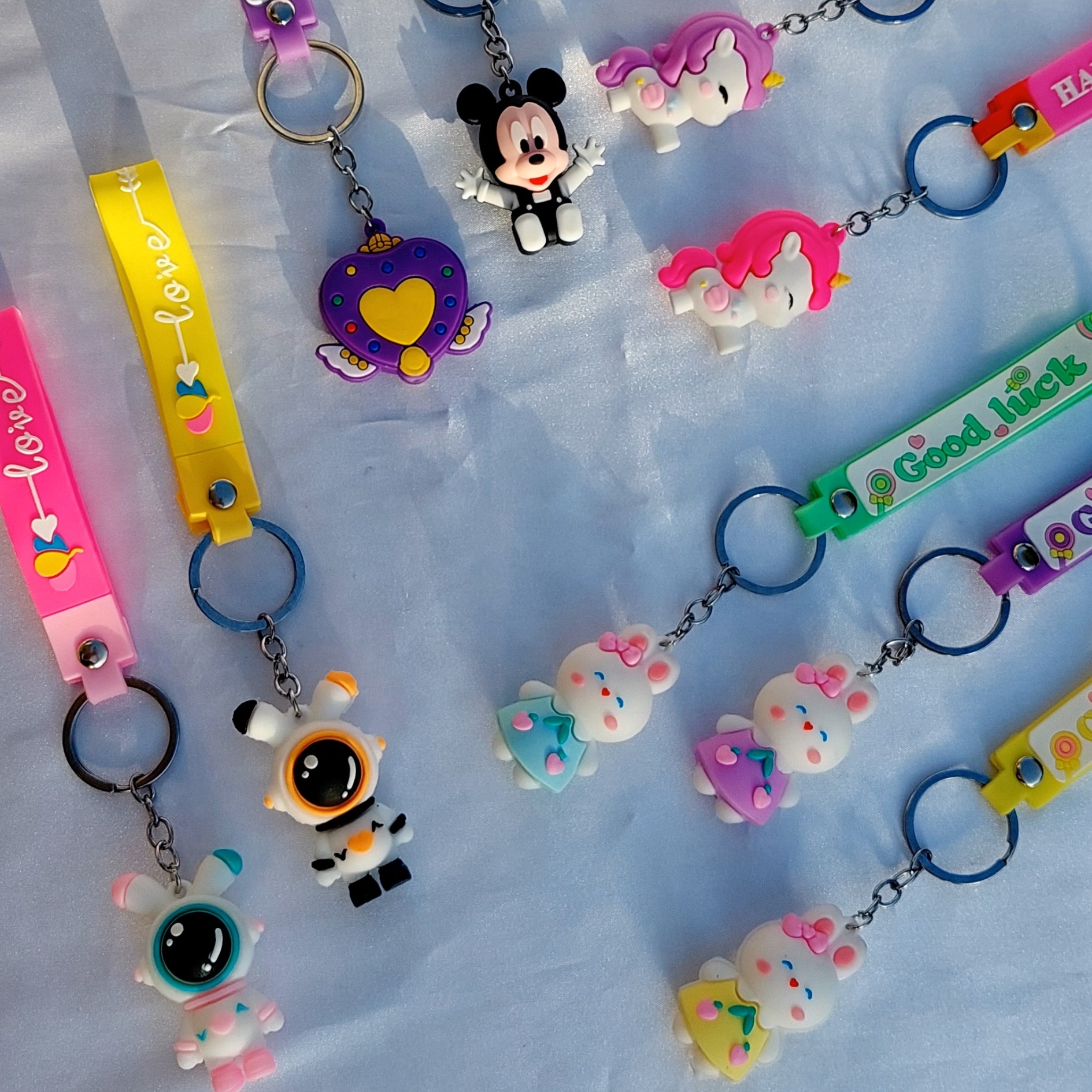 سرکلیدی سیلیکونی مناسب آویز کیف و کوله پشتی