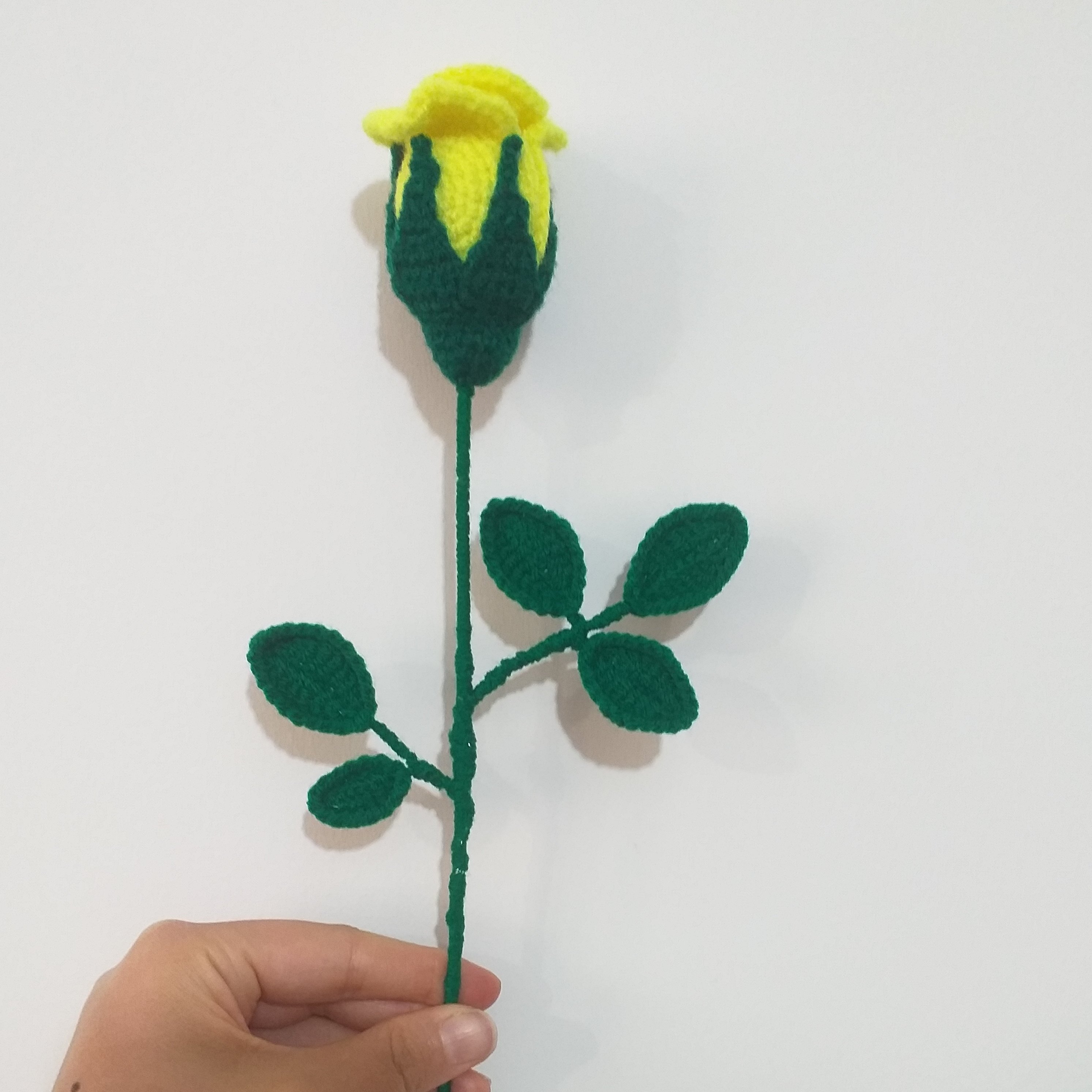 گل رز بافتنی