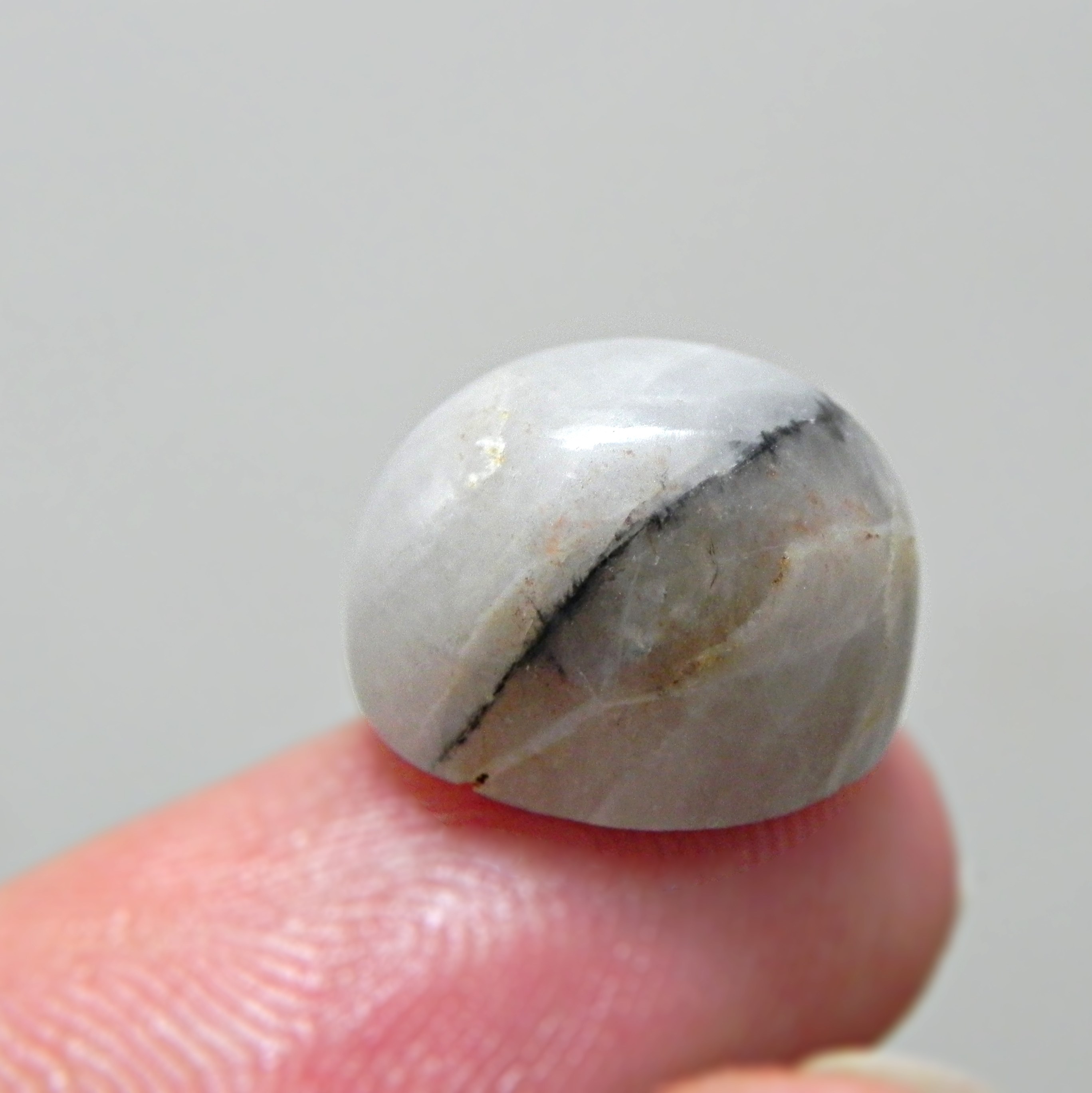 نگین دُر کوارتز رگه دار معدنی اصل تراش دست مناسب انگشتری