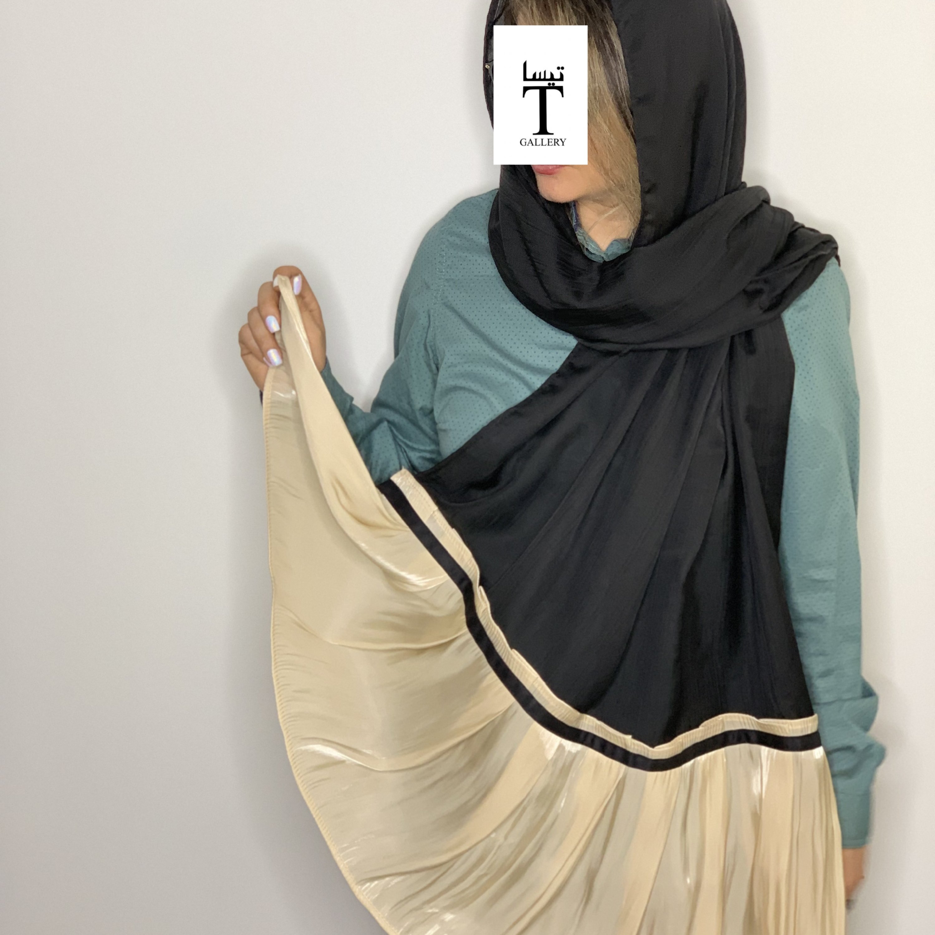شال مشکی ماهی