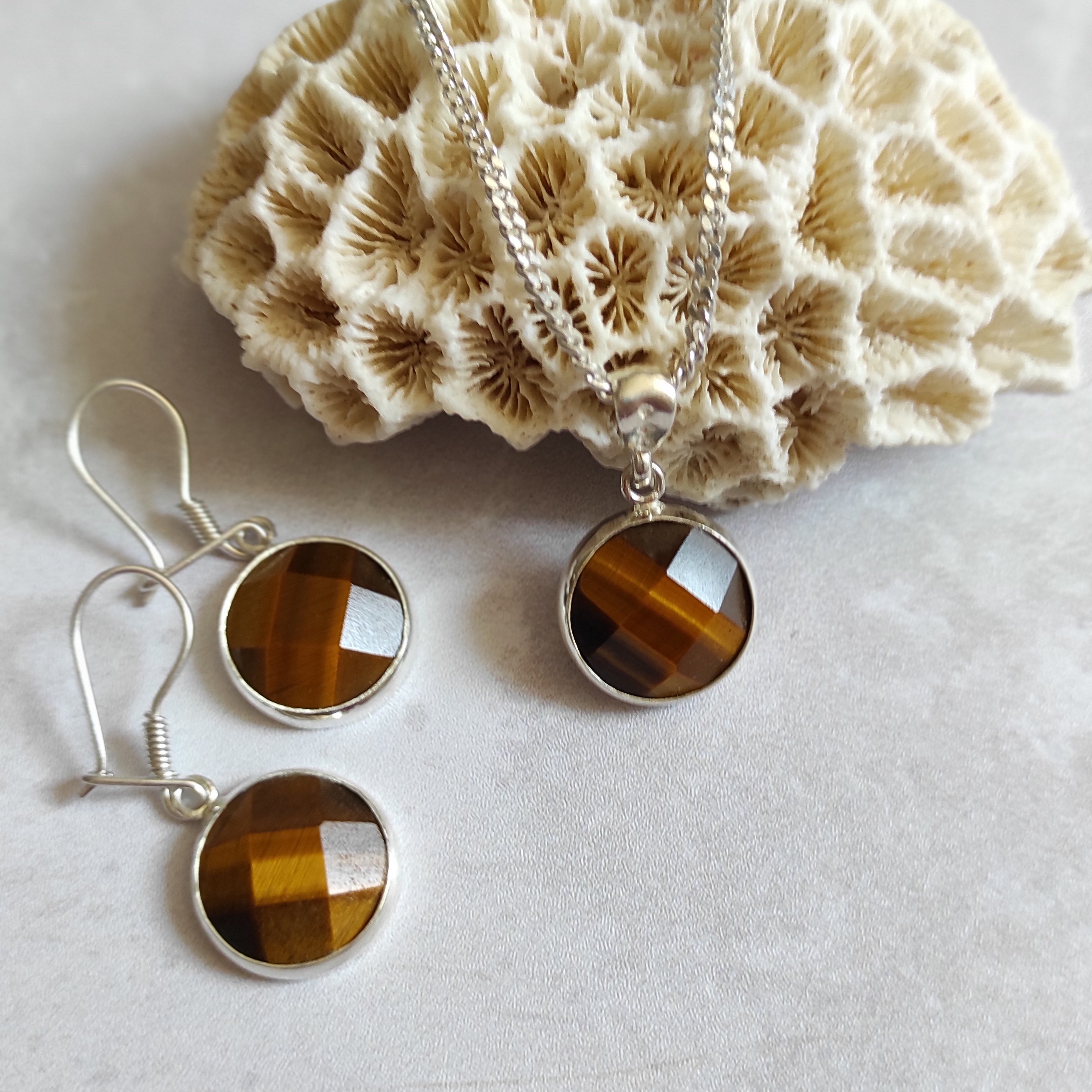 نیم ست خاص چشم ببر نقره کاری شده