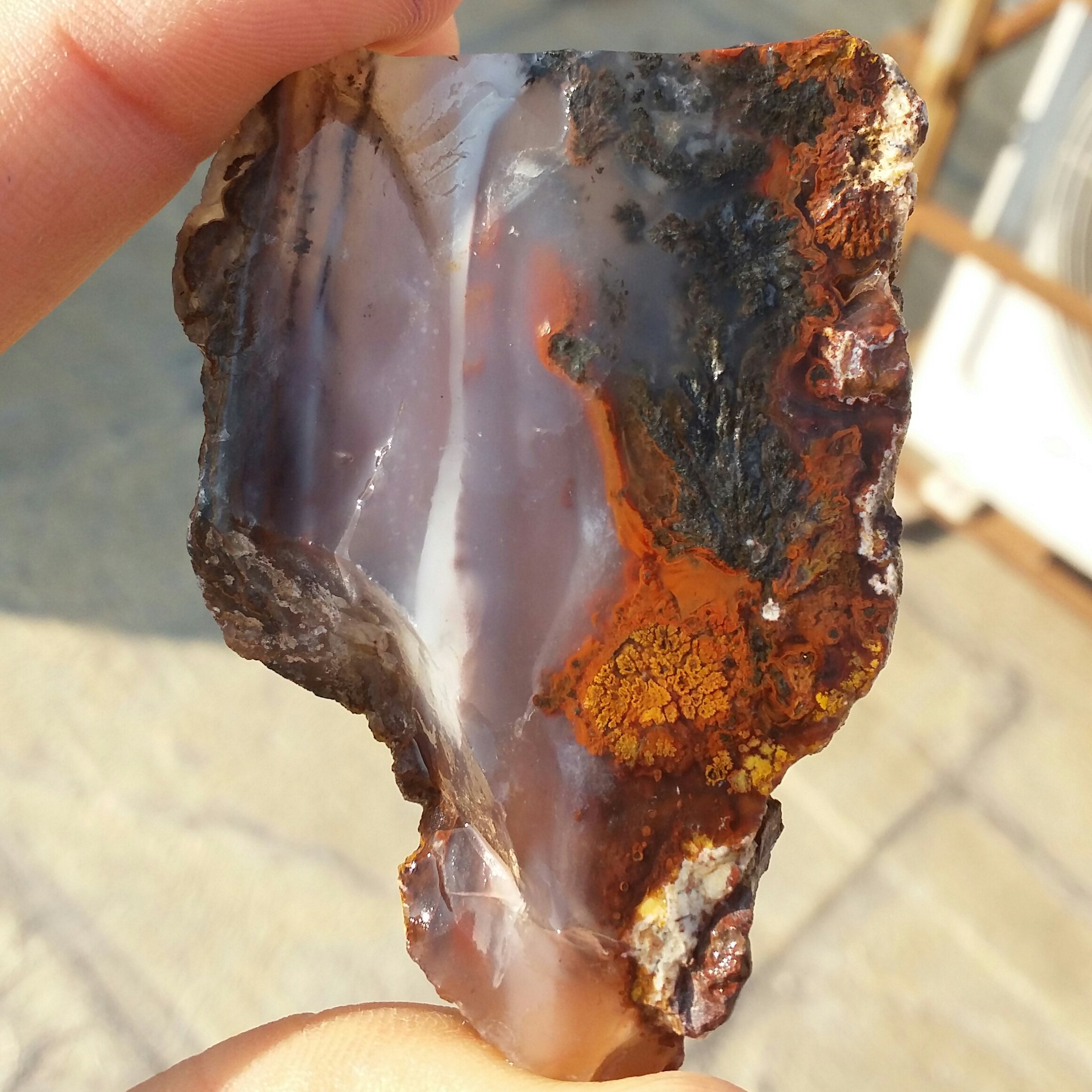 اسلایس سنگ راف عقیق منظره شجر مشکی دار  دو طرفه بسیار دیدنی شاهکار خلقت کاملا طبیعی محشر
 کد 8047