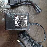 آداپتور 2 آمپر 12 ولت همراه با کابل رادیویی