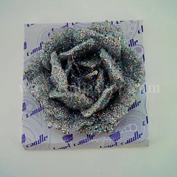 شمع گل روی آب نقره ای