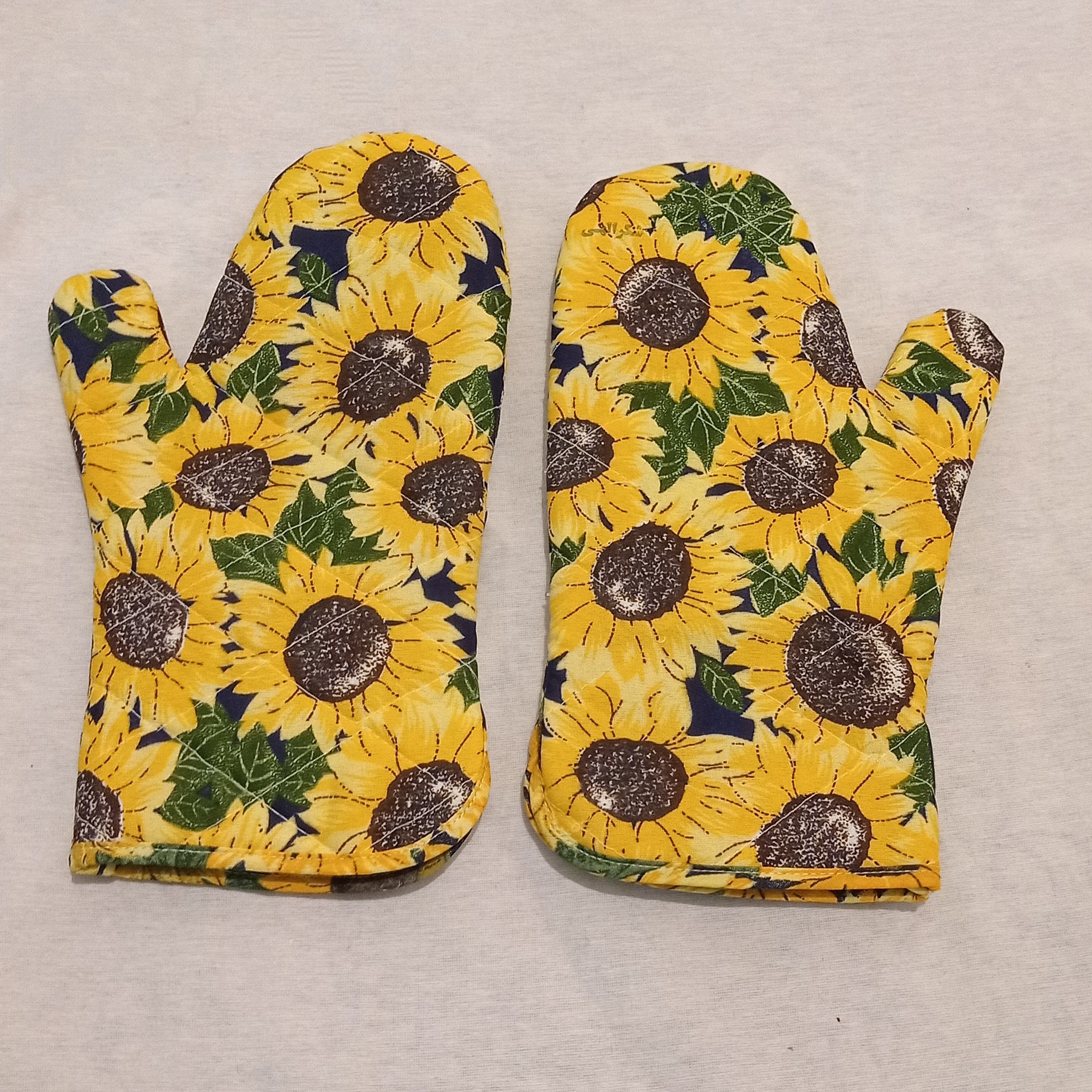 طرح دستکش فر طرح گل افتابگردان زرد