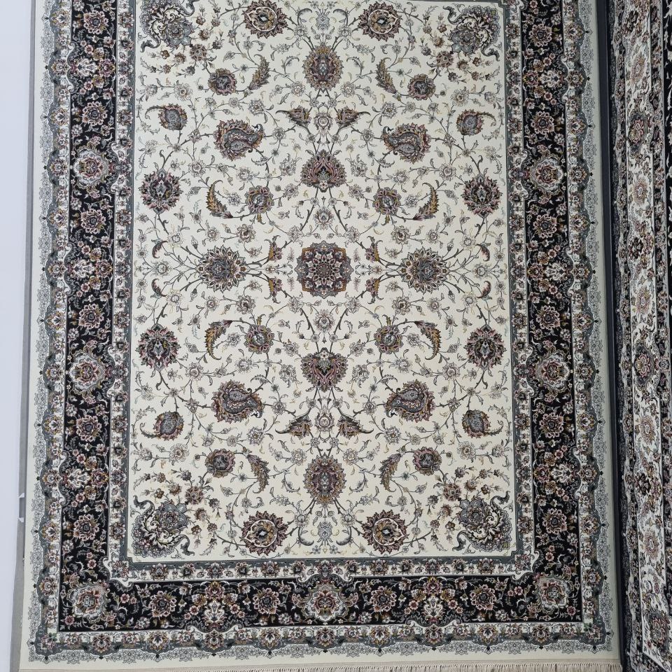 فرش پاتریس 700شانه تراکم 2550 طرح آوینا کرم قالیچه 4متری