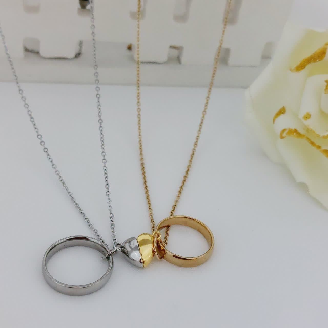 گردنبند حلقه کد11781با قلب مگنتی عاشقانه.ست زنانه و مردانه.استاینلس استیل.با آبکاری طلا.ضد حساسیت.رنگ ثابت