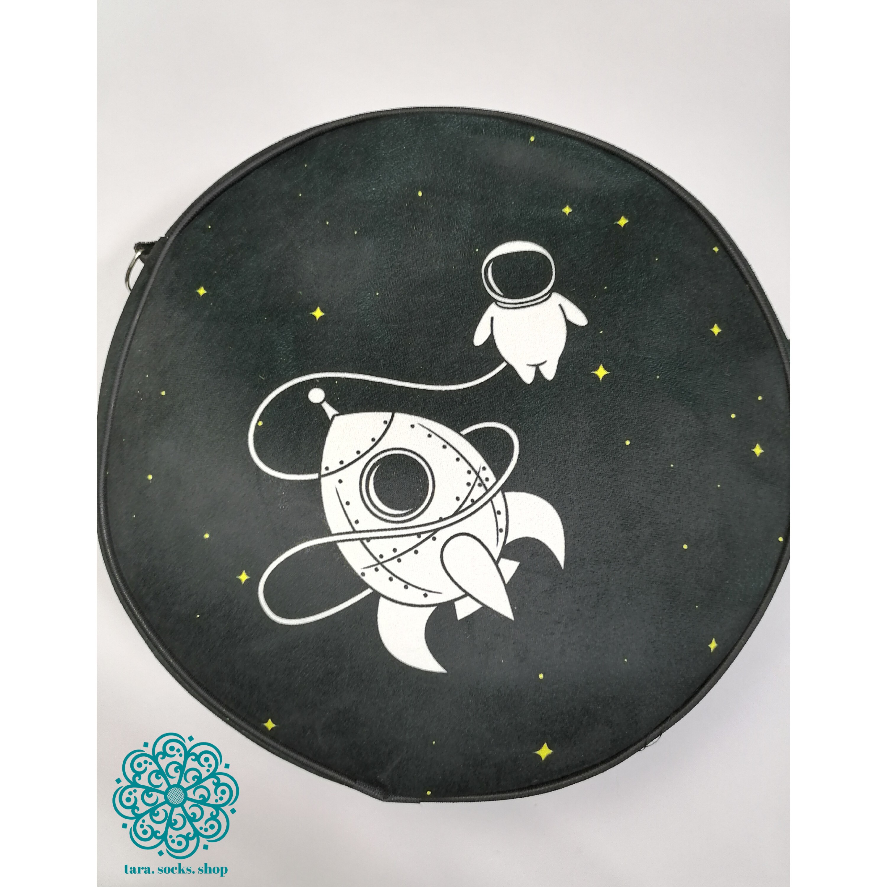 کوله گرد مخمل کوبیده شده کیفیت عالی دوشی و کولی دارای زیپ مخفی در داخل کیفیت عالی ضد آب ابعاد 34 سانت