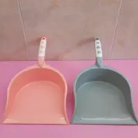 خاک انداز بزرگ پلاستیکی مارک ایده آل طرح دسته ستاره ای در رنگ های طوسی و صورتی جنس مقاوم 