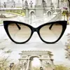 عینک آفتابی زنانه والنتینو مدل VA4106500187