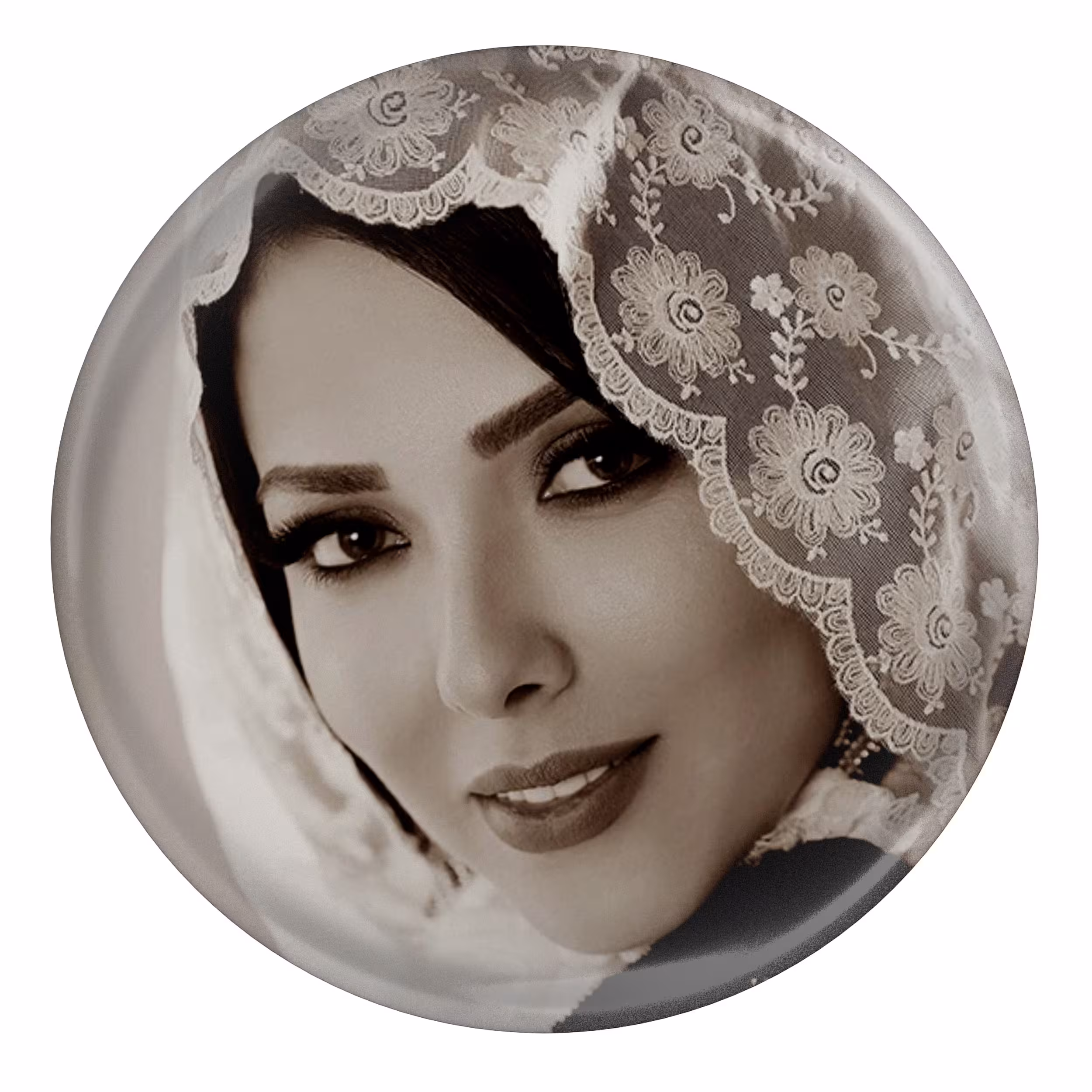 پیکسل طرح بازیگر لیلا اوتادی مدل S8687